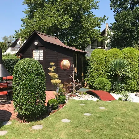 Nyaralo Japankerttel - With Japanese Garden