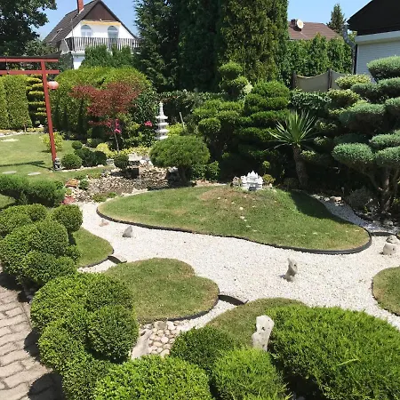 Nyaralo Japankerttel - With Japanese Garden Semesterbostad